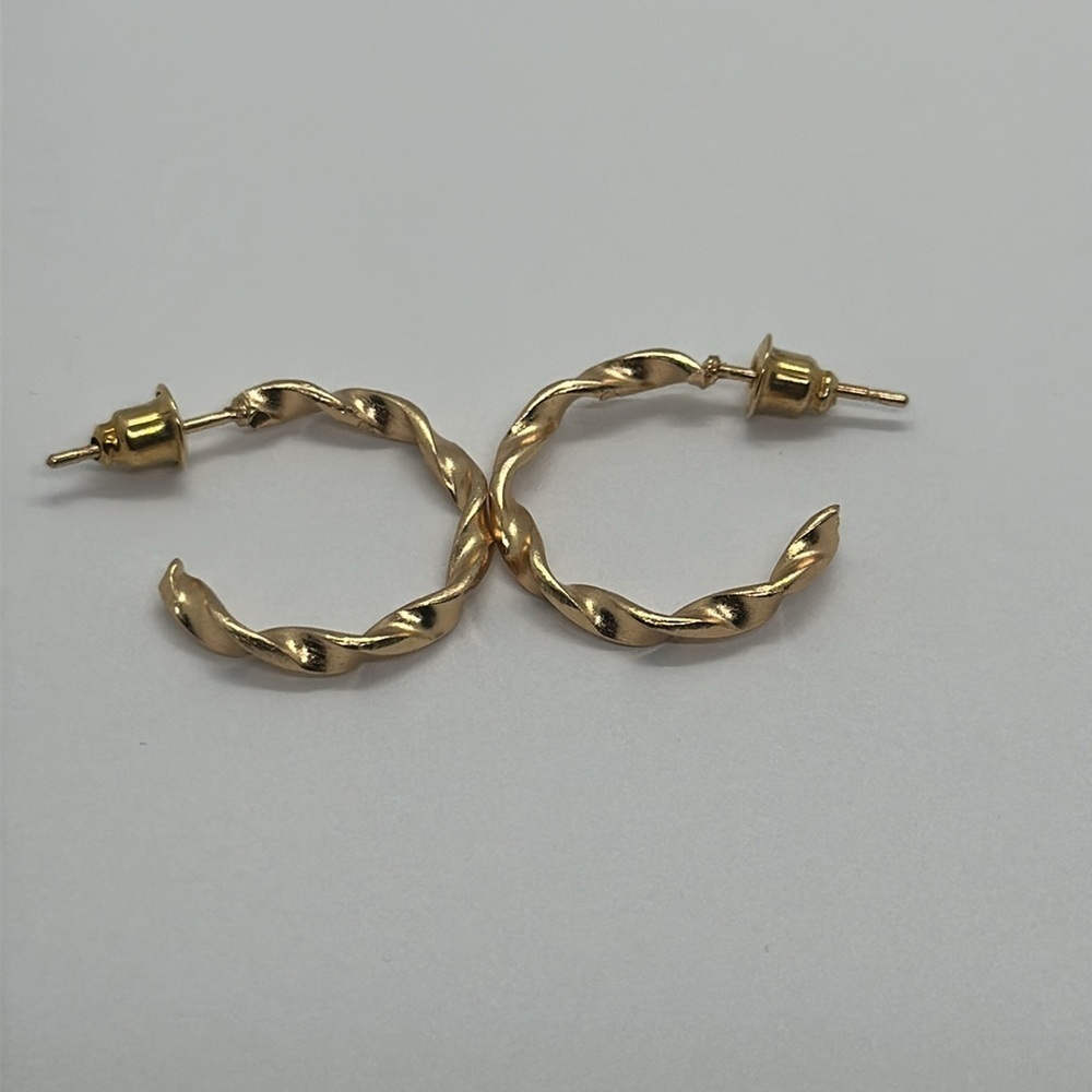 Elegant ✨ NEW! Gold Tone Twisted Hoop Earrings -Dainty & Chic!